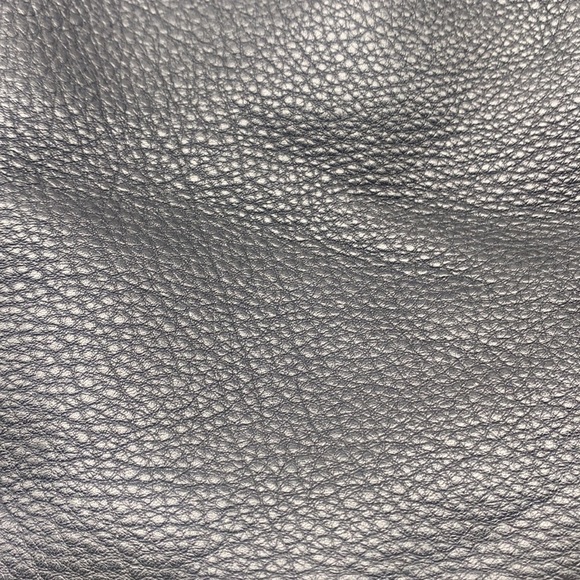 Michael Kors - Camden Black Pebbled Leather Shoulder Handbag With Snap Closure - Picture 7 of 16